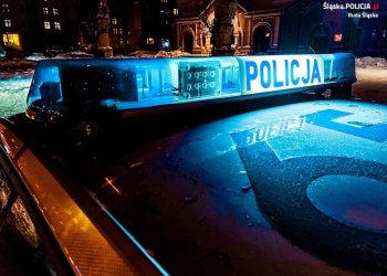 Zatrzymany przez policjantów kierowca bez uprawnień oraz pasażer z narkotykami